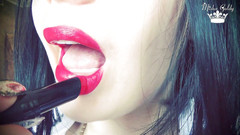 Goddess Misha Goldy: Tachinare delicioasă cu buze roșii