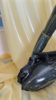 Sesi Long Latex Air Control & Edging dengan Mistressae & Miss Lilly