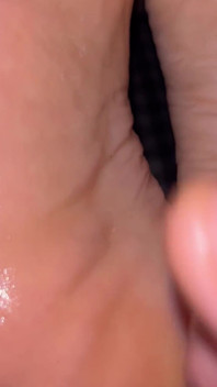 Suole e dita oliate molto belle