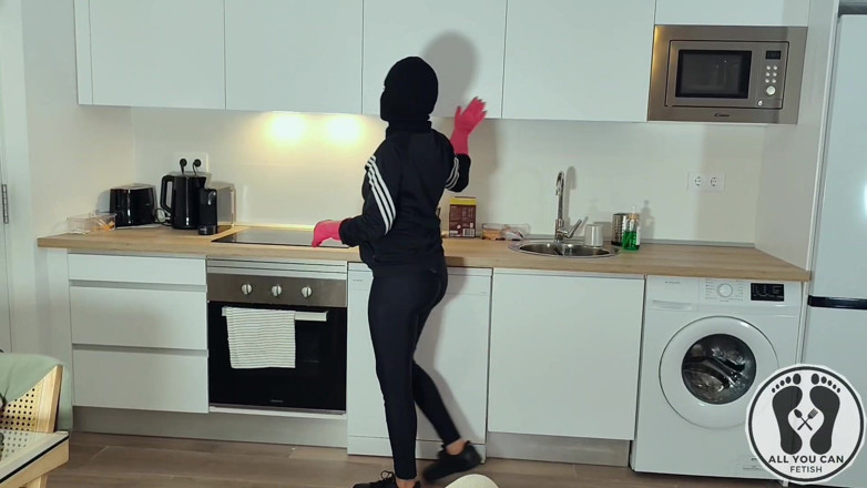 All You Can Fetish: Latina con il culo perfetto beccata dentro la casa