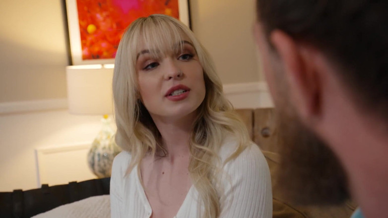 Naughty America: Lilly bell अपने भविष्य के बॉस का लंड खाली करती है