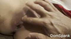 RealDomSpank: Iubita desi mă face să mănânc înghețată din pizda ei și îmi suge...