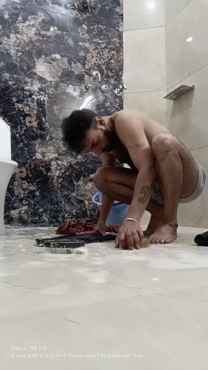 Rajasthani-old-lover: Il patrigno indiano e il patrigno si divertono nella doccia