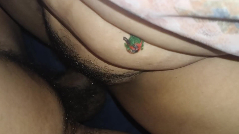 Desi step mom: India hermanastra folla duro en sexo anal real