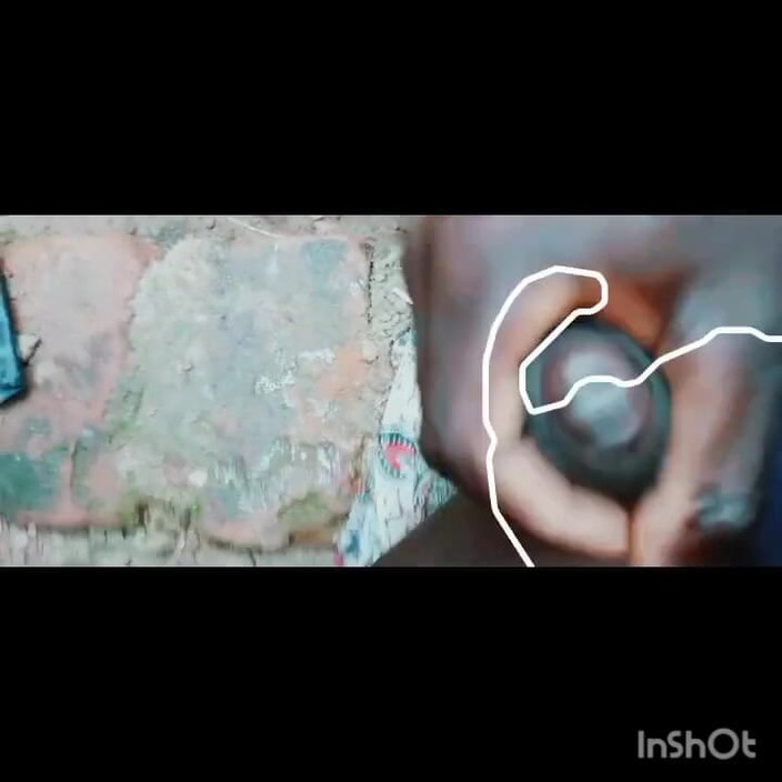 Hongi: O pulă neagră uriașă devine prea tare când încep munca
