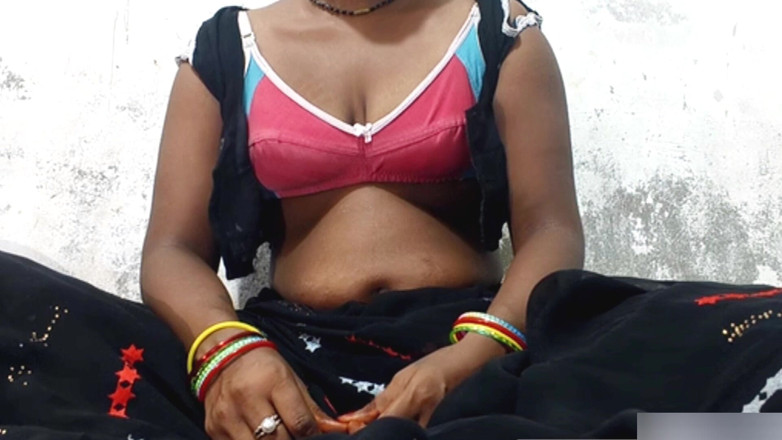 ExcitedWomen: Indisch dorp Desi Bhabhi wil 's nachts neuken in poesje