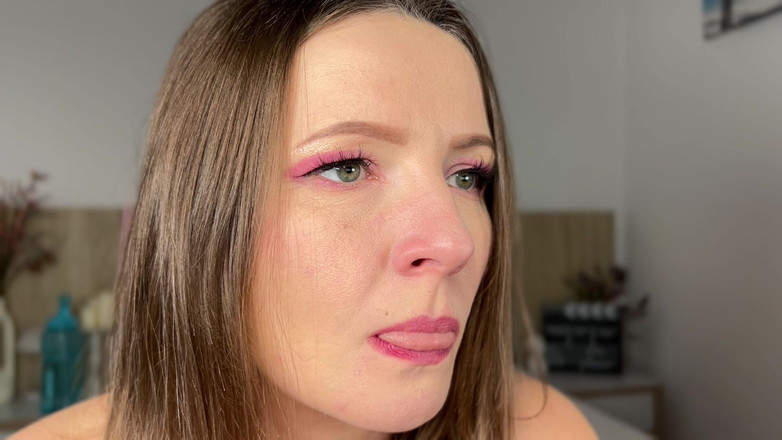 Mary Jay: 鼻のかゆみが本当に気が狂いそうです。カメラで見つかる