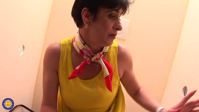 Mature NL: Horny MILF Gloryhole Porn Movie
