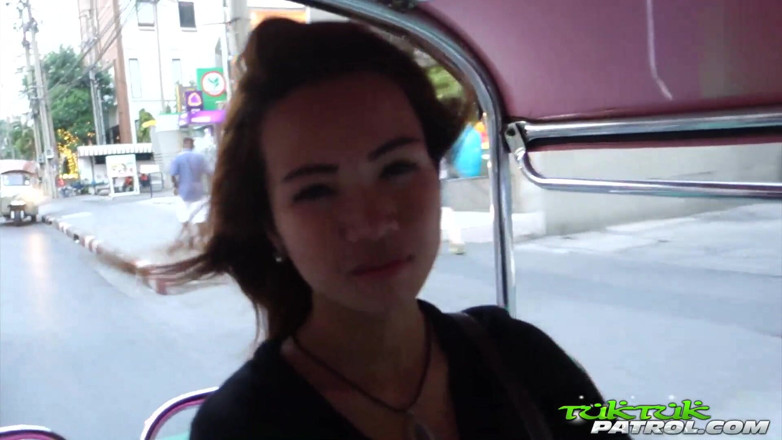 Trike Patrol - Tuk Tuk Patrol: Gruby tyłek tajska dziewczyna prowadzi penisa