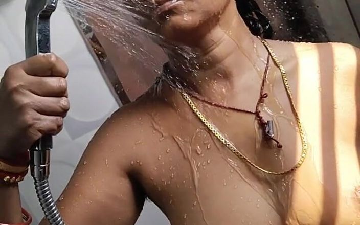 Indian anty hot sex: Anty romantika v koupelně