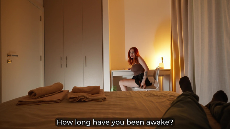 Toma Mur: 배다른 아들과 함께하는 새엄마의 음란한 영상 통화