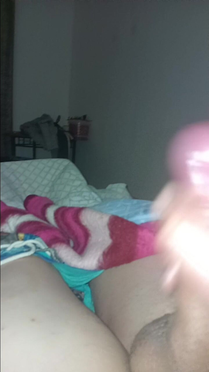ELFIE33: jerking off