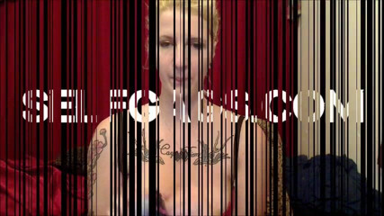 Selfgags classic: Professionell dominatrix självk munkavlad och strumpbyxor med huva