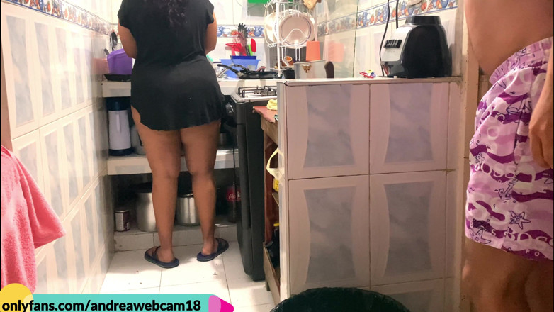 OnlyCasting: Bacaklarını kaldır!! Kübalı kadın mutfak masasında istediğim her şeyi yapıyor