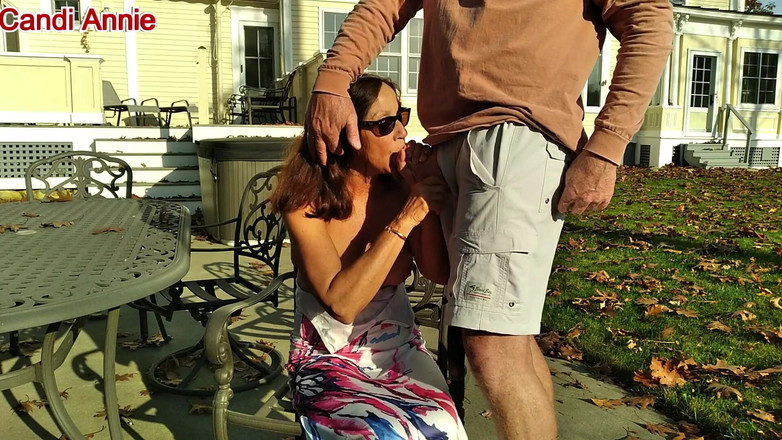 Candi Annie: Candi Annie आउटडोर गर्म मलाईदार वीर्य का भार निकालती है