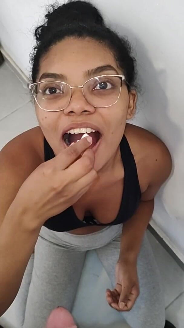 Pietro Montoya: 男性の尿と唾でプレワークアウトを飲み込む