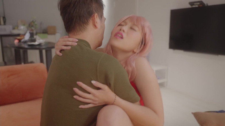 Asian Milfs n Teens: Fada chinesa e-girl em boquete em primeiro plano - Perv Milfs...