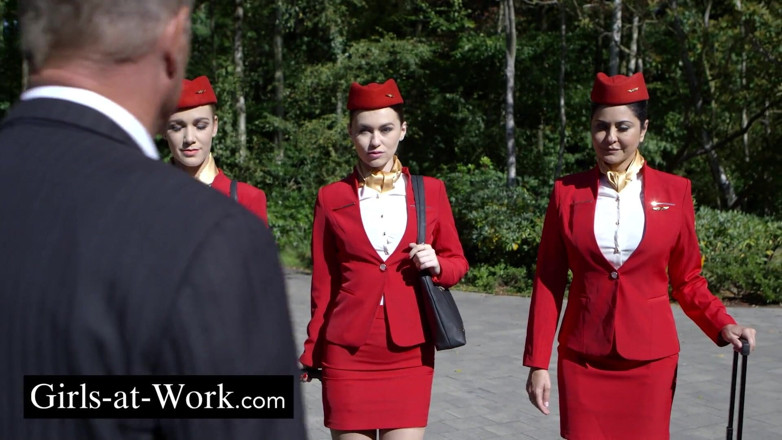 Girls At Work: Тріо стюардес авіакомпанії
