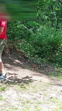 Stará sexy stopařka děvka z ulice šuká v lese s a pak bez kondomu