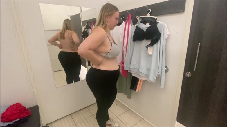 Bootyass Girl: Pompino veloce in Tesco in ediculazione