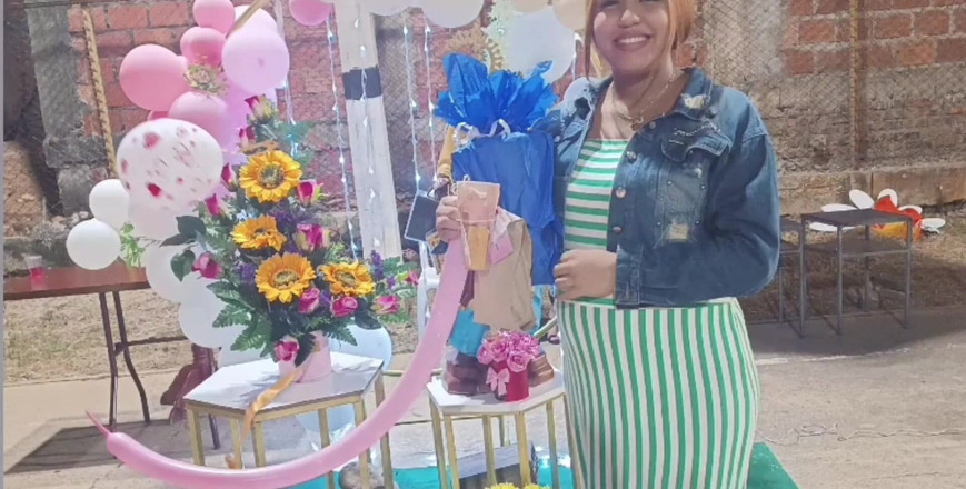 Pikaa6: Ось як я трахаю свого вчителя пасинка!