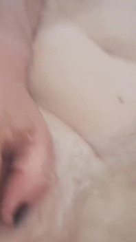 Frotando la hora del baño