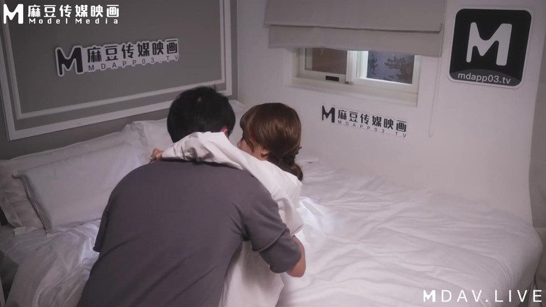 ModelMedia Asia: MD-0239 Etyka rodzinna/Nocny nalot Powrót do domu Siostrzenica