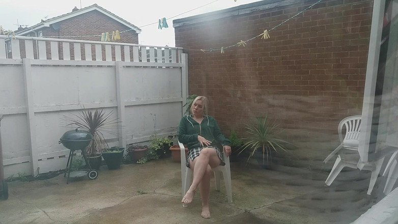 Ripley sweet studio: Ripley Striptis Dan Pancut Mani Di Luar Rumah