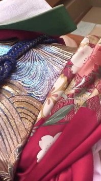 Adegan Penghisap Jepun- 1 wanita Jepun yang cantik Kyouko Maki menikmati pancutan mani pada pepek berbulunya