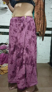 Priya bhabi khoe thân hình gợi cảm