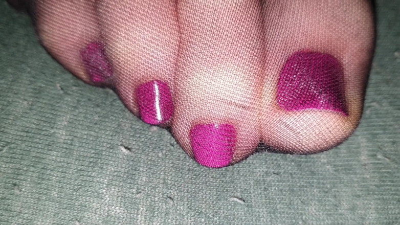 Wife's Nylon: Vyvrcholení na nohy v nylonu # 1