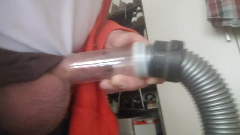 Karlchengeil: Збуджений під час роботи по дому