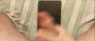 Lo Zborro: Vecina mea curvă îmi aruncă chiloții pe balcon.