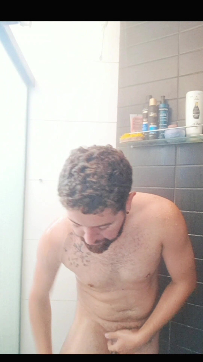 Marcosninfo: J’étais seul dans la salle de bain du magasin et...