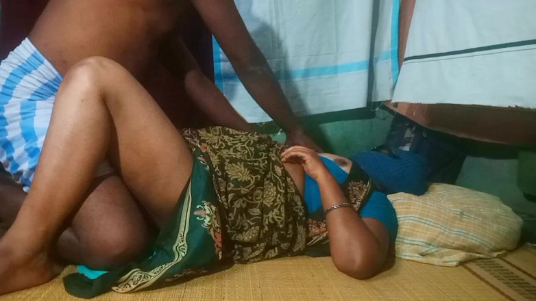 Priyanka314: Dì Ấn Độ chơi kiểu làng chơi trong video tự quay