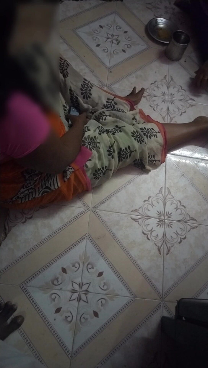 Benita sweety: Teta tlačí vodní pumpu