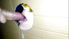 Sexoamateur: Gloryhole odwrotnie