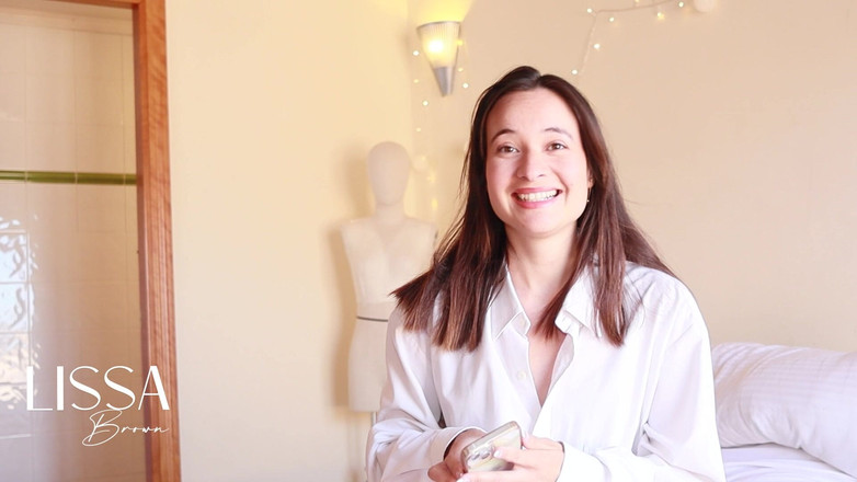 Lissa Brown: 我在和他聊天时欺骗了我的继子