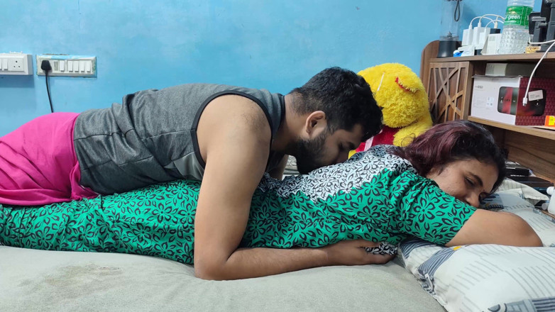 Vaigavarun45: Mallu Hot Wife Ass Kiss Romance by Husband