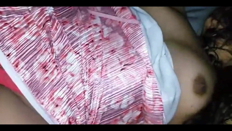 Anny Kitty: Muhteşem genç kız sert partiden sonra sikiliyor