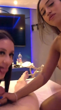 สาวรุ่นมหาลัย MILF ร้อนแรง threesome กับมาเรียและจูเลีย