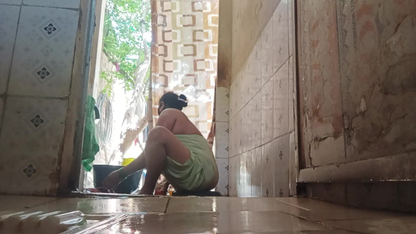 Sex Bhabhi with Bathroom Open Video (Village couple porn)