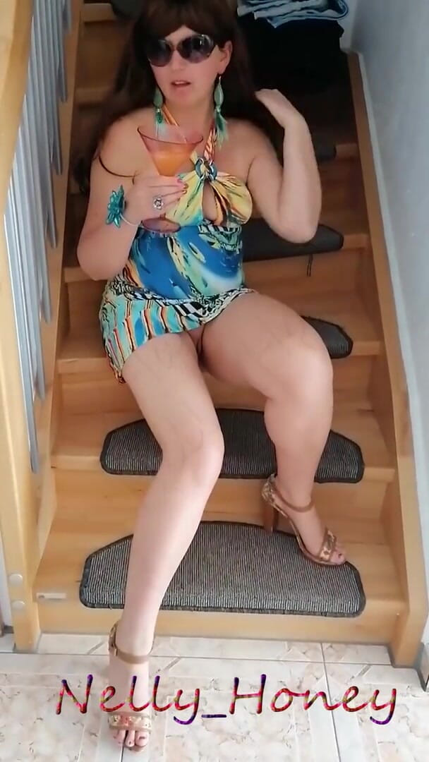 Nelly_Honey: Full load of cum on my face
