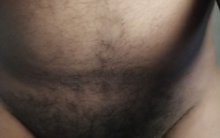 WeakenedEchelon0: 房间里的裸体男孩