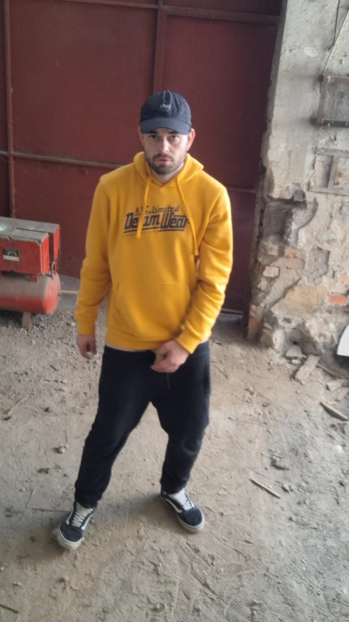 jerkofflover: Masturbacja W Opuszczonej Fabryce Na Zewnątrz I W Halach