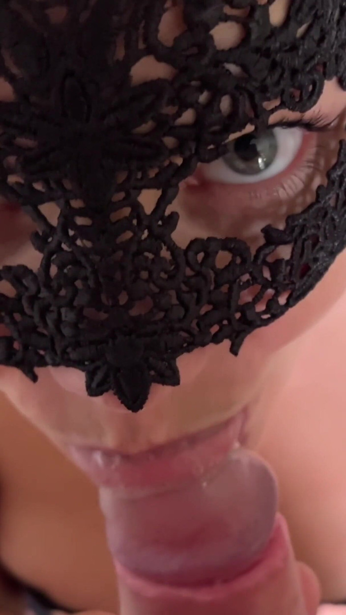 Queen-Lucy: POV, pipe taquine
