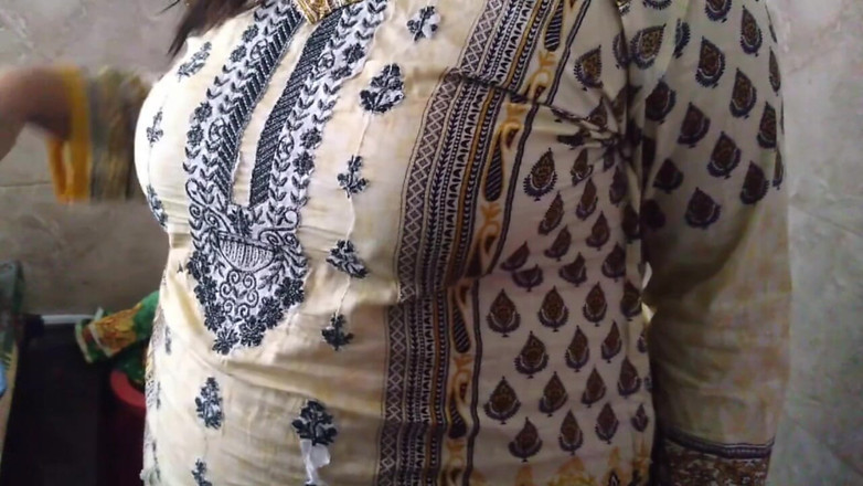 Aria Mia: Desi bhabhi chịch lỗ hậu thô bạo bởi devar trong...