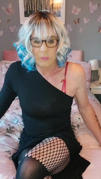 Crossdressing Juniper Beri