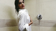 Indianjennifer: Mandi sambil bugil