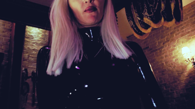 Eva Latexxx: Гаряча доміна Єва в латексі грає з членом, тортури для яєць і члена, іграшки, бдсм, збочене фемдом фетиш мамка зріла господиня блондинка